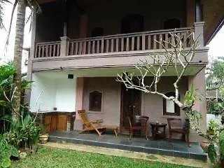 Kutuh Tirta Arum Guest House أوبود